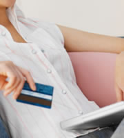 Study: Credit cards cost women more